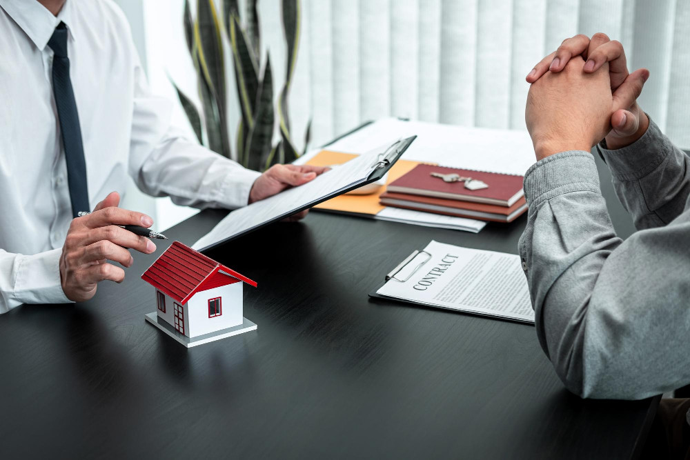 HOA board abuse of power dispute involving homeowner rights and selective enforcement