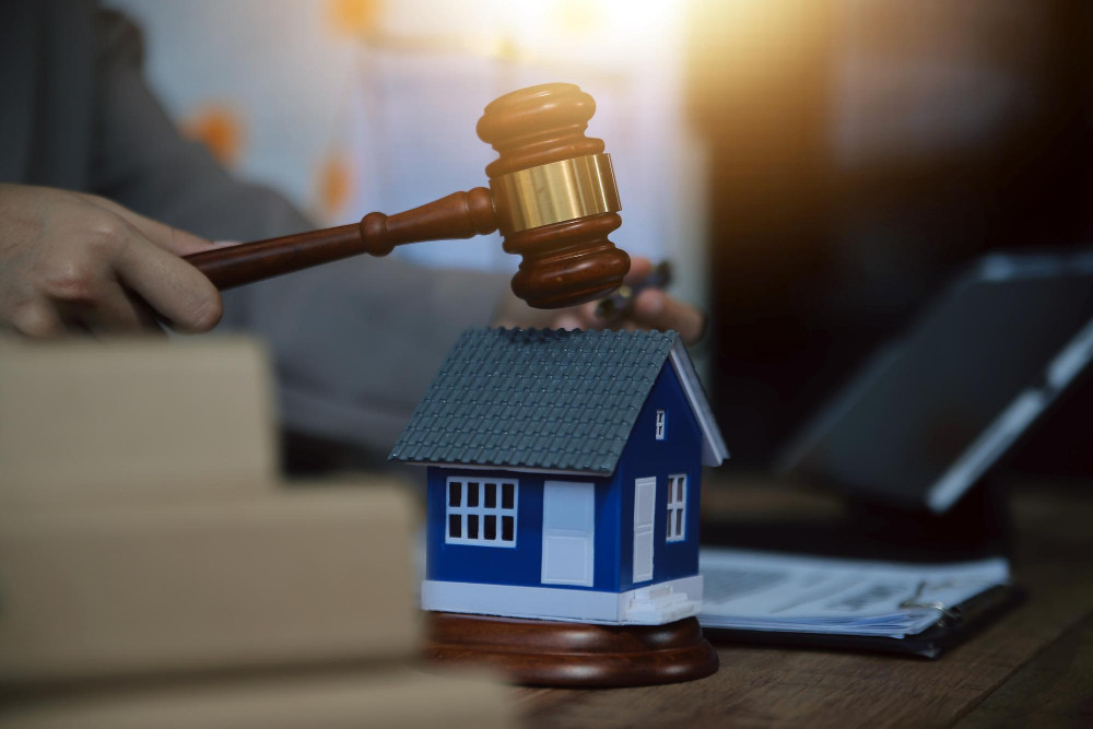 HOA fines liens and escalating homeowner association disputes