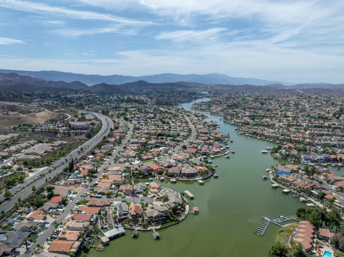 corona-hoa-dispute-lawyer Corona HOA dispute lawyer representing homeowners