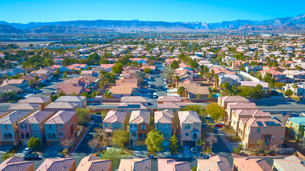 Homes in a Las Vegas valley HOA community, illustrating the Nevada HOA foreclosure process