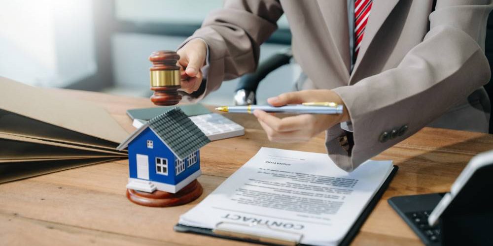 hoa-foreclosure-nevada-california-homeowner-rights Homeowner facing HOA foreclosure issues in Nevada and California