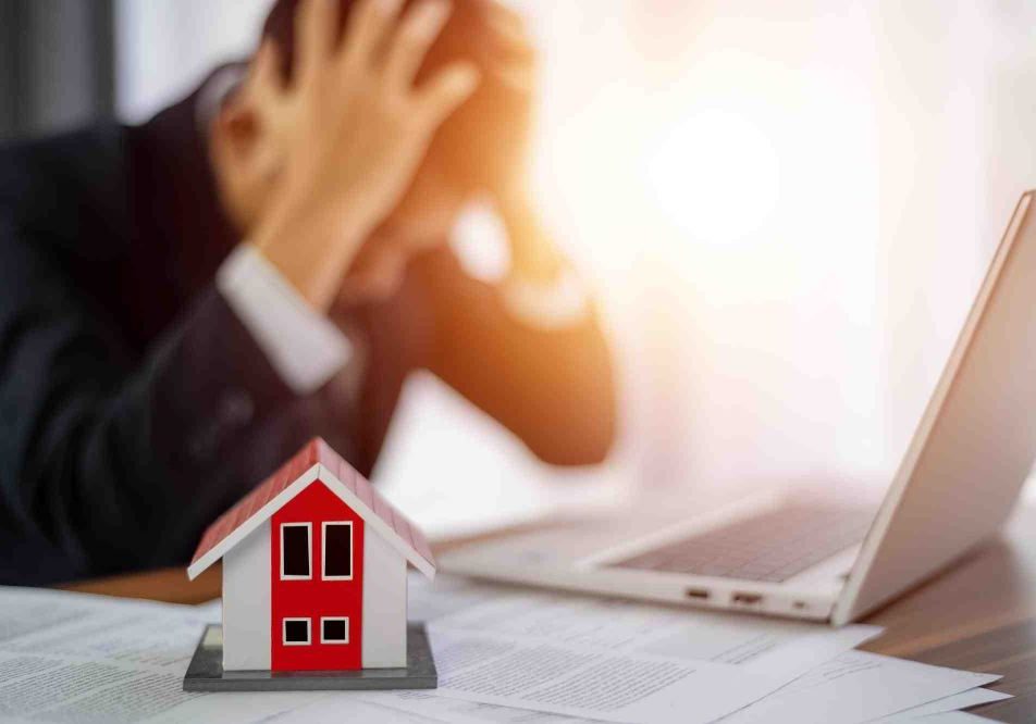 Homeowner meeting with HOA litigation and mediation attorney to resolve association dispute.