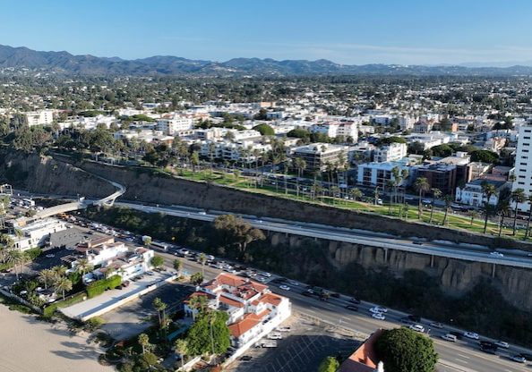 santa-monica-los-angeles-california-united-states
